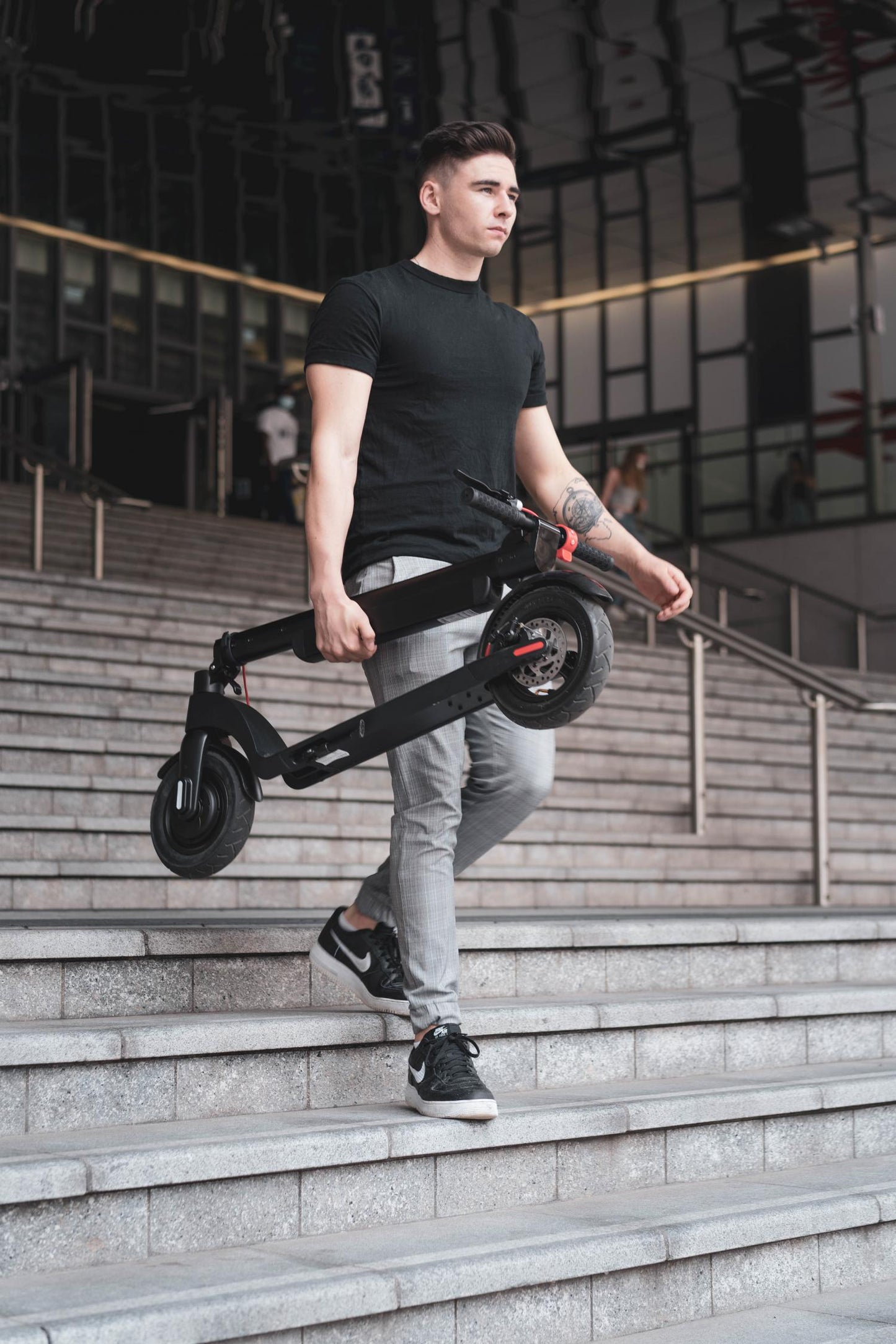 Cruzaa Commuta Electric Scooter – 45km Range – 25kmh Top Speed